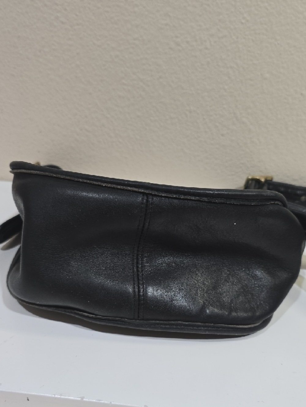 Vintage Coach Black Leather Hobo🌹 Crossbody with Gold-Tone Hardware - Picture 14 of 15